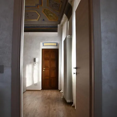 Experience A Historic - Palazzo Terzano 아파트